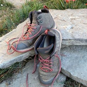 Keen Terradora Mid WP Hiking Boots